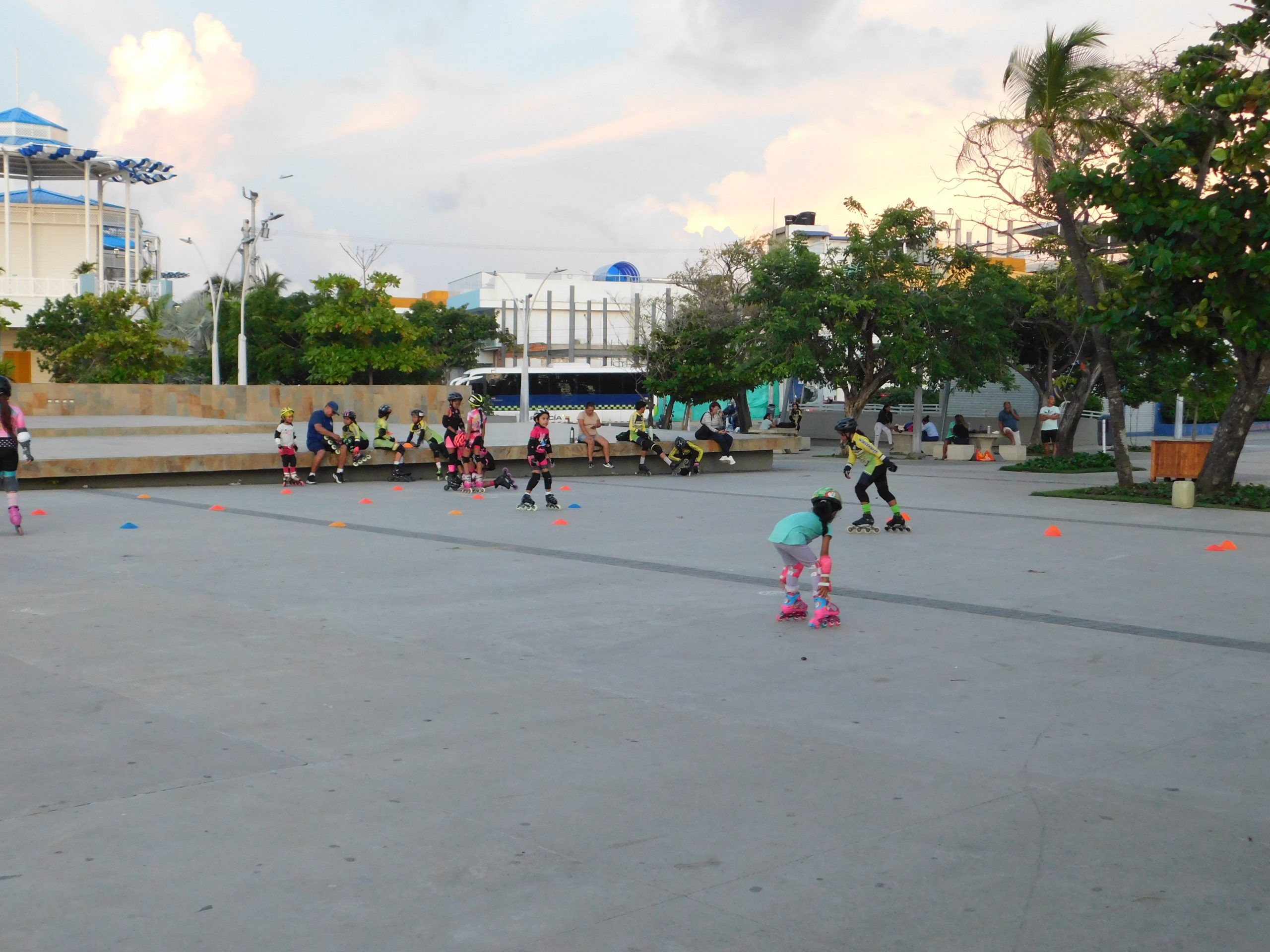Grupos culturales de Puerto Colombia se toman la plaza principal