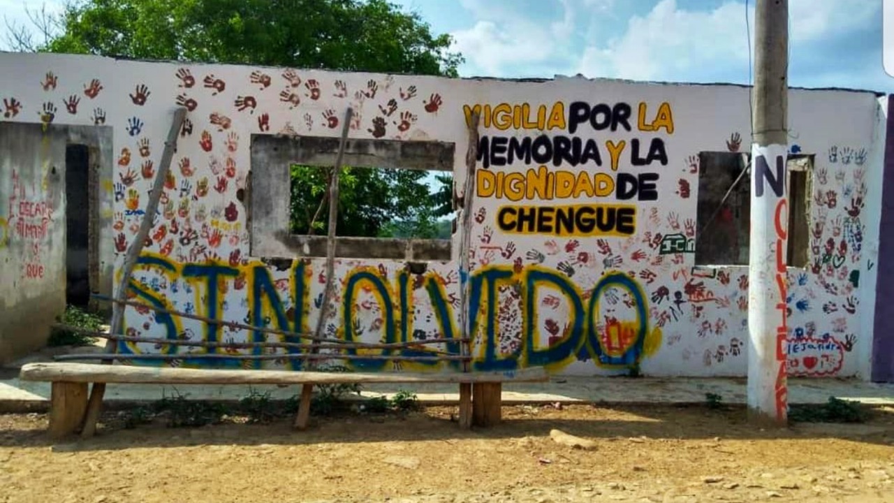 Entre tamboras rotas y noches de machete
